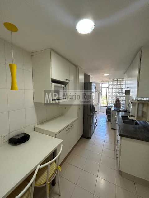 Conheça PHOTO-2024-06-03-16-19-19_9 do imóvel - Apartamento 3 quartos à venda Barra da Tijuca, Rio de Janeiro - R$ 1.950.000 - MRAP30100 - 8 PHOTO-2024-06-03-16-19-19_9 - 8