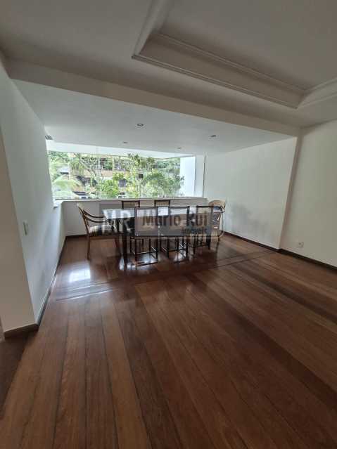 20251107_121324 Copy - 4