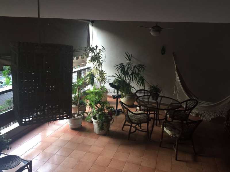 Conheça WhatsApp Image 2016-10-20 at 4 do imóvel - Jardim Oceânico,Rua Manuel Brasiliense, apartamento, suite, vaga de garagem, varanda, sol manha e tarde, posição frontal - JAAP30032 - 7 WhatsApp Image 2016-10-20 at 4 - 7