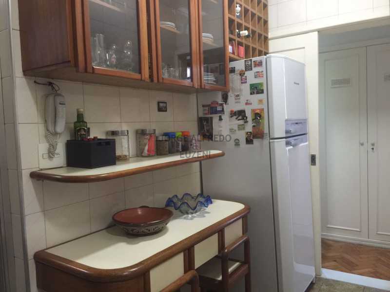 WhatsApp Image 2016-11-04 at 3 - 9