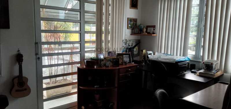 WhatsApp Image 2022-04-07 at 2 - 3