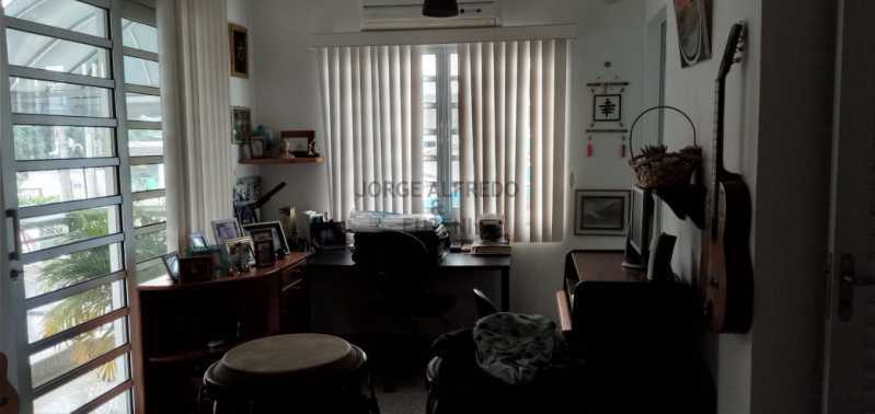 WhatsApp Image 2022-04-07 at 2 - 1
