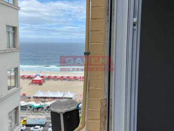 Ótima localização - Espetacular Apartamento todo reformado com vista para o mar de copacabana - GAAP30886