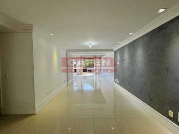 Ótima localização - Espetacular apartamento reformado com varanda 119m2 com 3 vagas de garagem! - GAAP20699