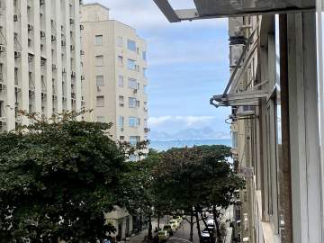 Ótima localização - Viva a Elegância à Beira-Mar em Copacabana! - GAAP20746
