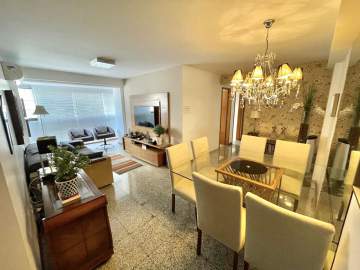 Ótima localização - Apartamento 3 quartos com 2 vagas de garagem, possui piscina, e playground - GAAP30995