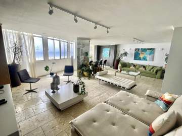 Imperdível - Luxuoso apartamento 260m2 reformado, mobiliado, vista mar, Avenida Atlântica - GAAP40336
