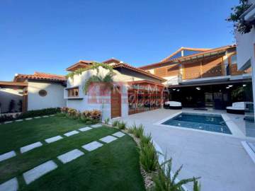 Ótima localização - Casa para Venda, sendo 7 suítes, 9 banheiros, 2 vagas, mobiliado, Centro-Armação dos Búzios, - GACA70004