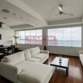 Ótima localização - Apartamento Único na Avenida Atlântica Frente Mar no Posto 5 de Copacabana - GAAP31083
