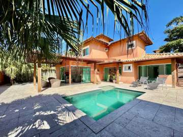 Ótima localização - Oportunidade no Coração de Búzios – Casa com Piscina, Área Gourmet e 4 Vagas de Condomínio No centro de Búzios ! - GACN40031