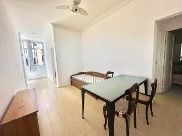 Ótima localização - Excelente apartamento 2 quartos com dependência, fundos, silencioso em Copacabana - GAAP20939