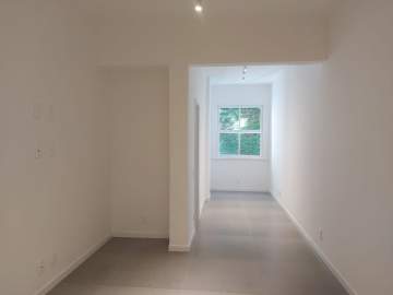 Ótima localização - Apartamento Sala Quarto 64 m², reformado | 2 banheiros | silencioso | vista verde | Rua Santa Clara - GAAP10598