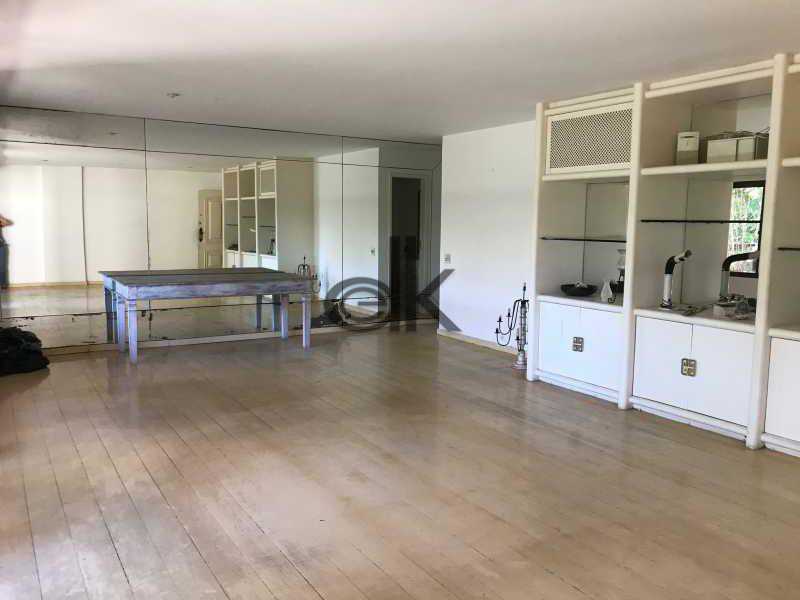Sala - 4
