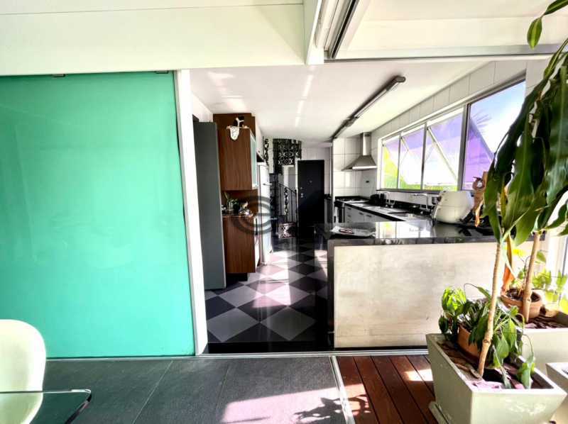 Conheça WhatsApp Image 2023-02-10 at 1 do imóvel - EDK - VENDE - EXCELENTE COB DUPLEX 4 SUÍTES - COND TERRAZZAS - BARRA DA TIJUCA - RJ - 8064 - 23 WhatsApp Image 2023-02-10 at 1 - 23