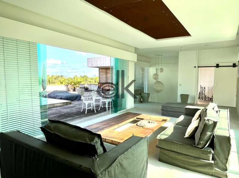 Conheça WhatsApp Image 2023-02-10 at 1 do imóvel - EDK - VENDE - EXCELENTE COB DUPLEX 4 SUÍTES - COND TERRAZZAS - BARRA DA TIJUCA - RJ - 8064 - 12 WhatsApp Image 2023-02-10 at 1 - 12