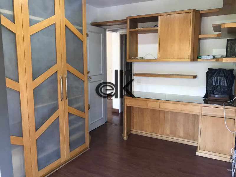 Conheça Quarto do imóvel - EDK - VENDE ÓTIMO 2QTOS COM DEP. REVERTIDA NO JARDIM OCEÂNICO - BARRA DA TIJUCA - RJ - 9045 - 9 Quarto - 9
