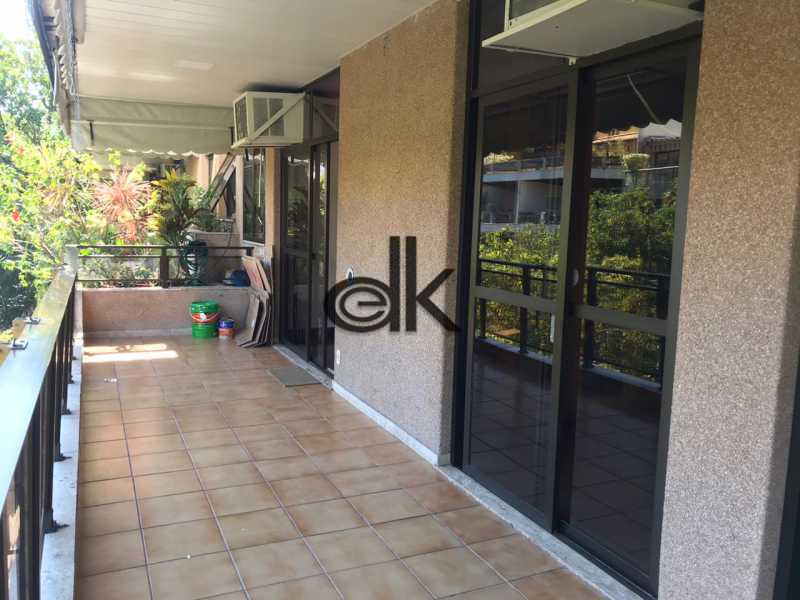 Conheça Varanda do imóvel - EDK - VENDE ÓTIMO 2QTOS COM DEP. REVERTIDA NO JARDIM OCEÂNICO - BARRA DA TIJUCA - RJ - 9045 - 14 Varanda - 14