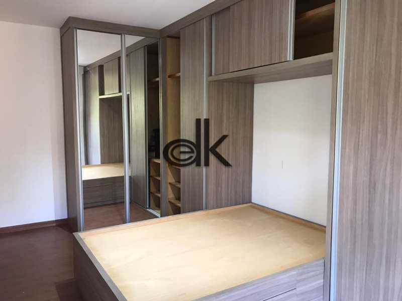 Conheça Quarto do imóvel - EDK - VENDE ÓTIMO 2QTOS COM DEP. REVERTIDA NO JARDIM OCEÂNICO - BARRA DA TIJUCA - RJ - 9045 - 5 Quarto - 5