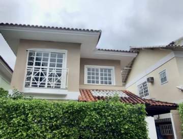 Ótima localização - Casa em Condomínio : Duplex / Residencial / Vargem Pequena - 1151