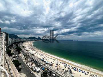 PRÓXIMA À PRAIA - EDK VENDE - COPACABANA - COBERTURA DUPLEX FRONTAL MAR - RJ - 1163