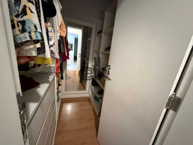 CLOSET. - 14