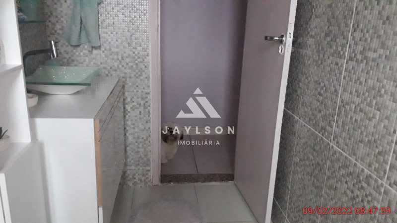 db8f4fbb-2bc7-4ee8-b490-d40156 - 21