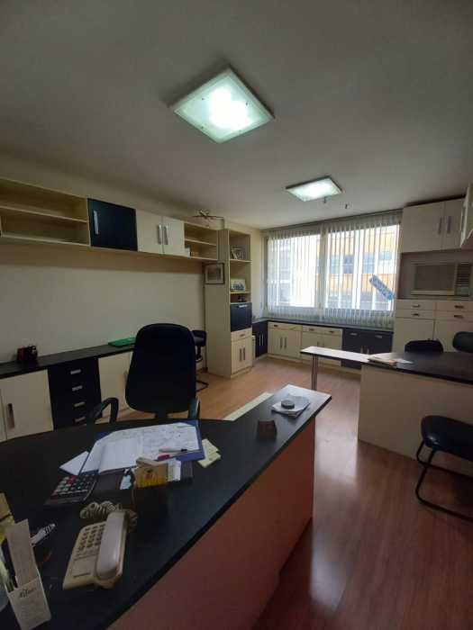 4b51e449-7564-48ed-848d-0f3cca - 24