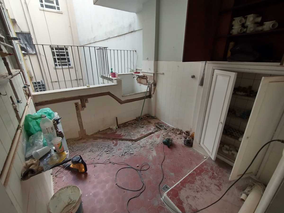 22 - 22