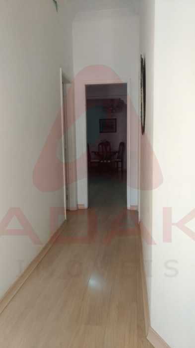 7b954557-9f06-4b99-886b-5222fa - 8