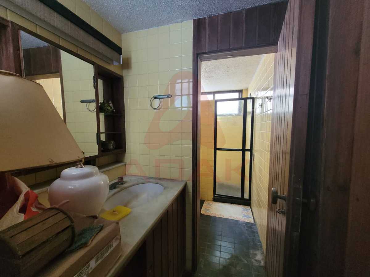 8028e00d-9f2d-4976-876f-0f1269 - 14