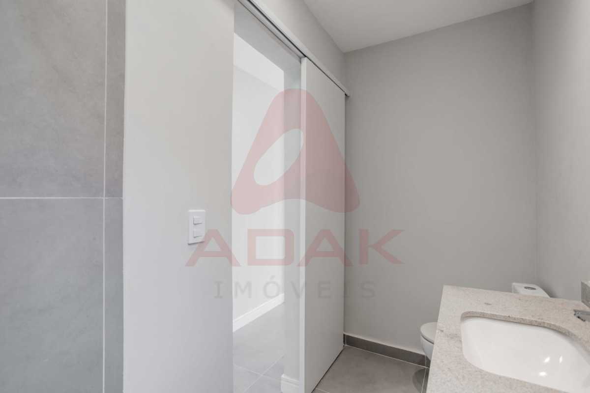 eea60a23-bb19-4995-b906-390d59 - 18