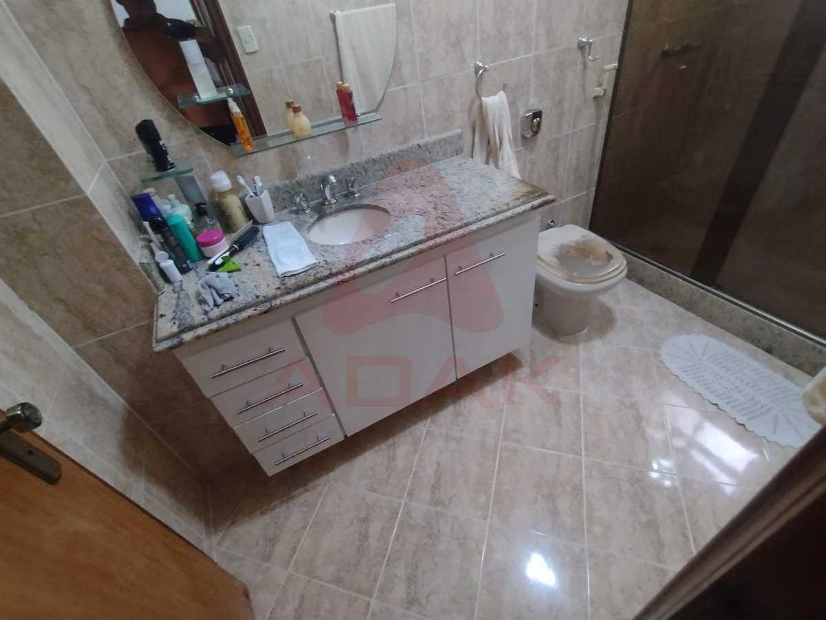 e8063eb9-6219-483a-a193-a504f9 - 25