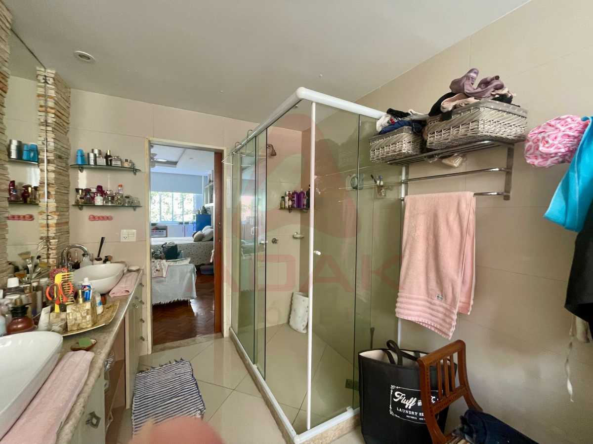 banheiro do quarto de casal. - 9