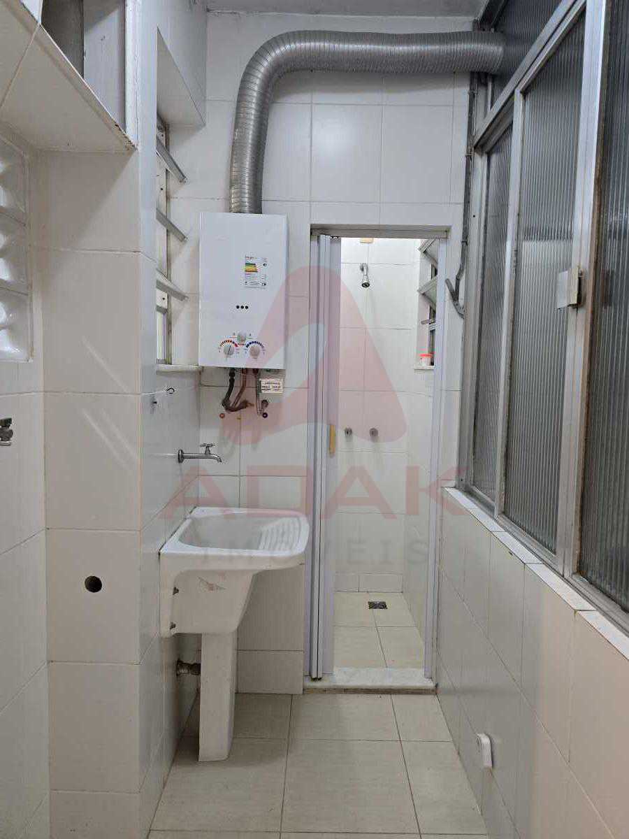 ÁREA E BANHEIRO DE SERVIÇO 2-2 - 24