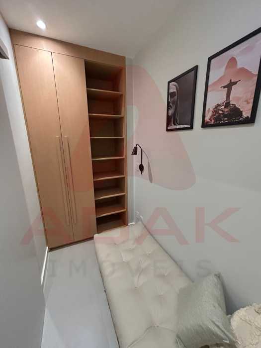 38df0c2d-a417-4f2f-8e11-65d3ff - 24