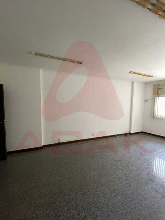 WhatsApp Image 2025-10-17 at 1 - 4