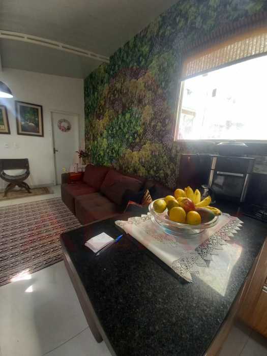 e9277346-5723-40d1-a733-68cf7b - 8