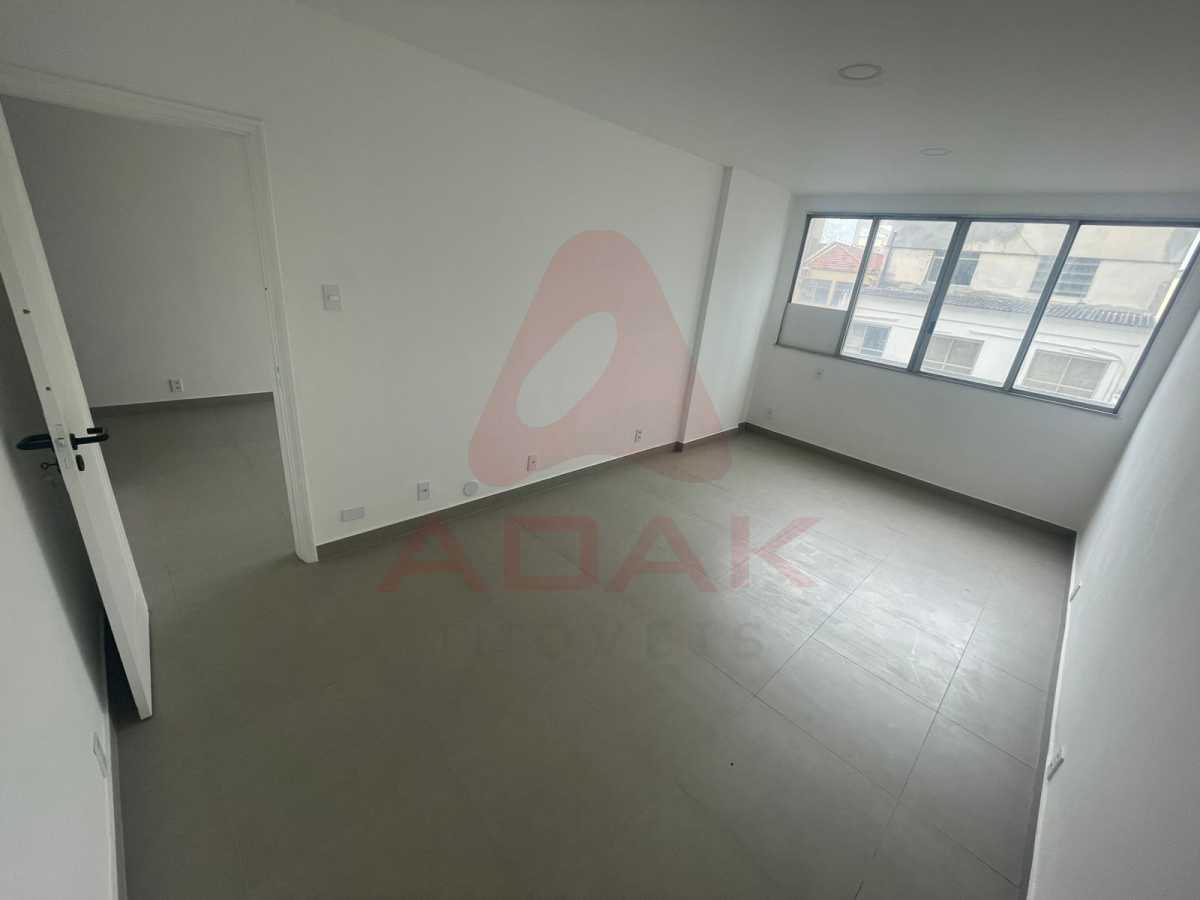 Conheça WhatsApp Image 2025-12-12 at 1 do imóvel - Sala Comercial 200m² à venda Rio de Janeiro,RJ Centro - R$ 1.000.000 - CTSL00824 - 28 WhatsApp Image 2025-12-12 at 1 - 28