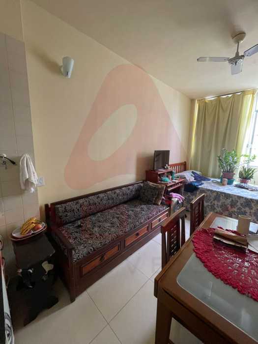 486c7d4b-0409-4bb5-9445-b7df7e - 18