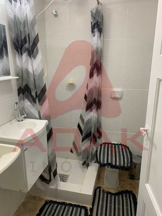 18776_G1672775168 - 4