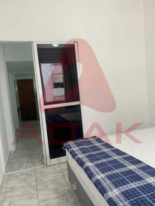 18776_G1672775193 - 12