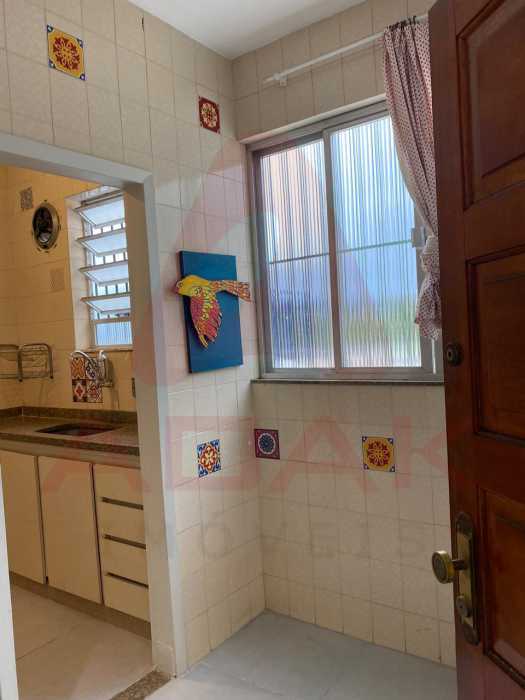 d49adf4a-9f28-44ad-adfe-f0af43 - 17