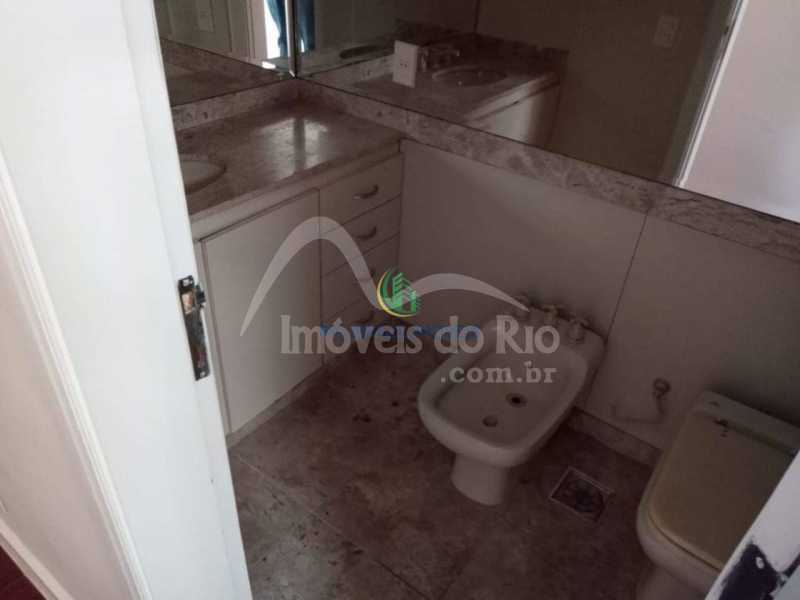 Conheça EG4osEbhUb2s do imóvel - Apartamento com 208m, varandão, 3 quartos e 3 vagas, a venda no Leblon. - APLE0365P - 9 EG4osEbhUb2s - 9