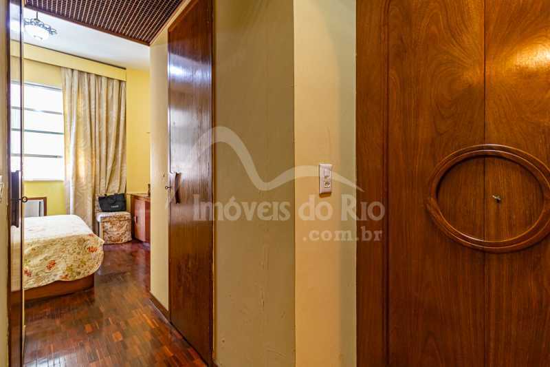 Conheça AP9935~1 do imóvel - Apartamento com 200m, 4 quartos e 1 vaga, na quadra da praia, no Leblon. - APLE0718 - 11 AP9935~1 - 11