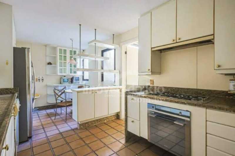 Conheça PHOTO-2025-03-26-16-01-24 2 do imóvel - Apartamento com varandão, 240m, 4 quartos e 3 vagas, a venda na Lagoa. - APLA0540P - 24 PHOTO-2025-03-26-16-01-24 2 - 24