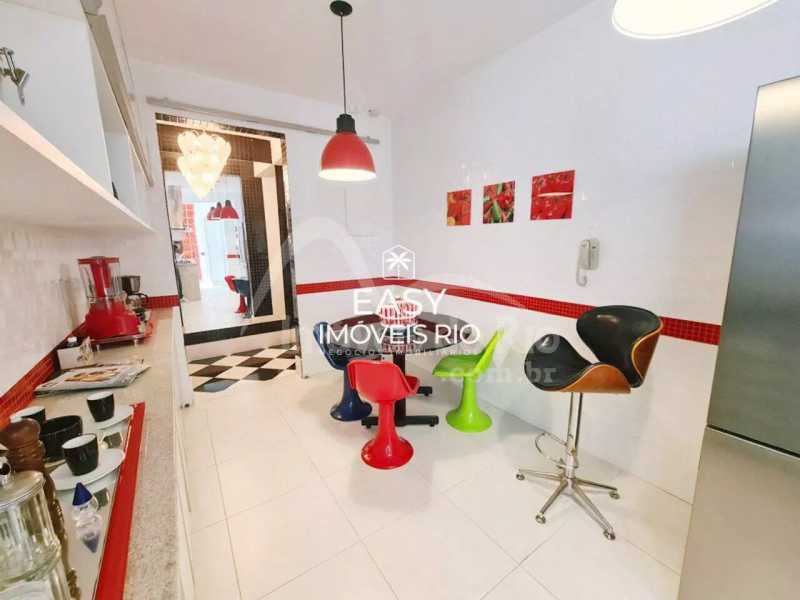 Conheça 24 do imóvel - Apartamento com 265m, 4 quartos e 2 vagas, a venda no Posto 6 - APCO1198P - 15 24 - 15