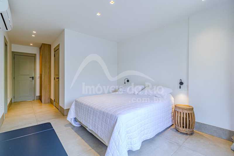 Cobertura com 659m, 4 suítes e 3 vagas, à venda no quadrilátero de Ipanema. - COIP0918