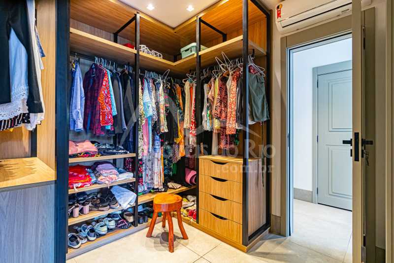 Cobertura com 659m, 4 suítes e 3 vagas, à venda no quadrilátero de Ipanema. - COIP0918