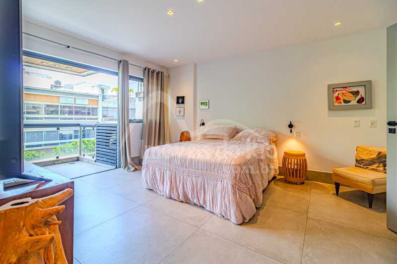 Cobertura com 659m, 4 suítes e 3 vagas, à venda no quadrilátero de Ipanema. - COIP0918