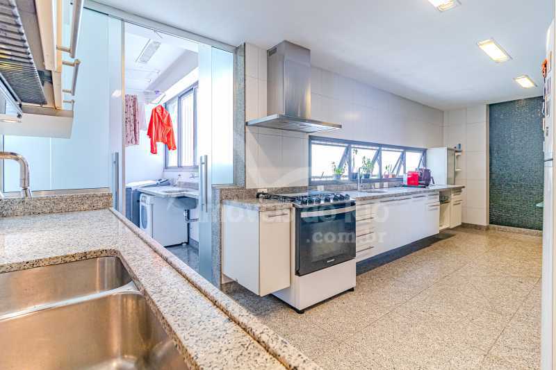 Cobertura com 659m, 4 suítes e 3 vagas, à venda no quadrilátero de Ipanema. - COIP0918